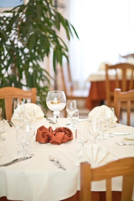 Lo Scacciapensieri Hotel & Restaurant Монтерони ди Лече Екстериор снимка