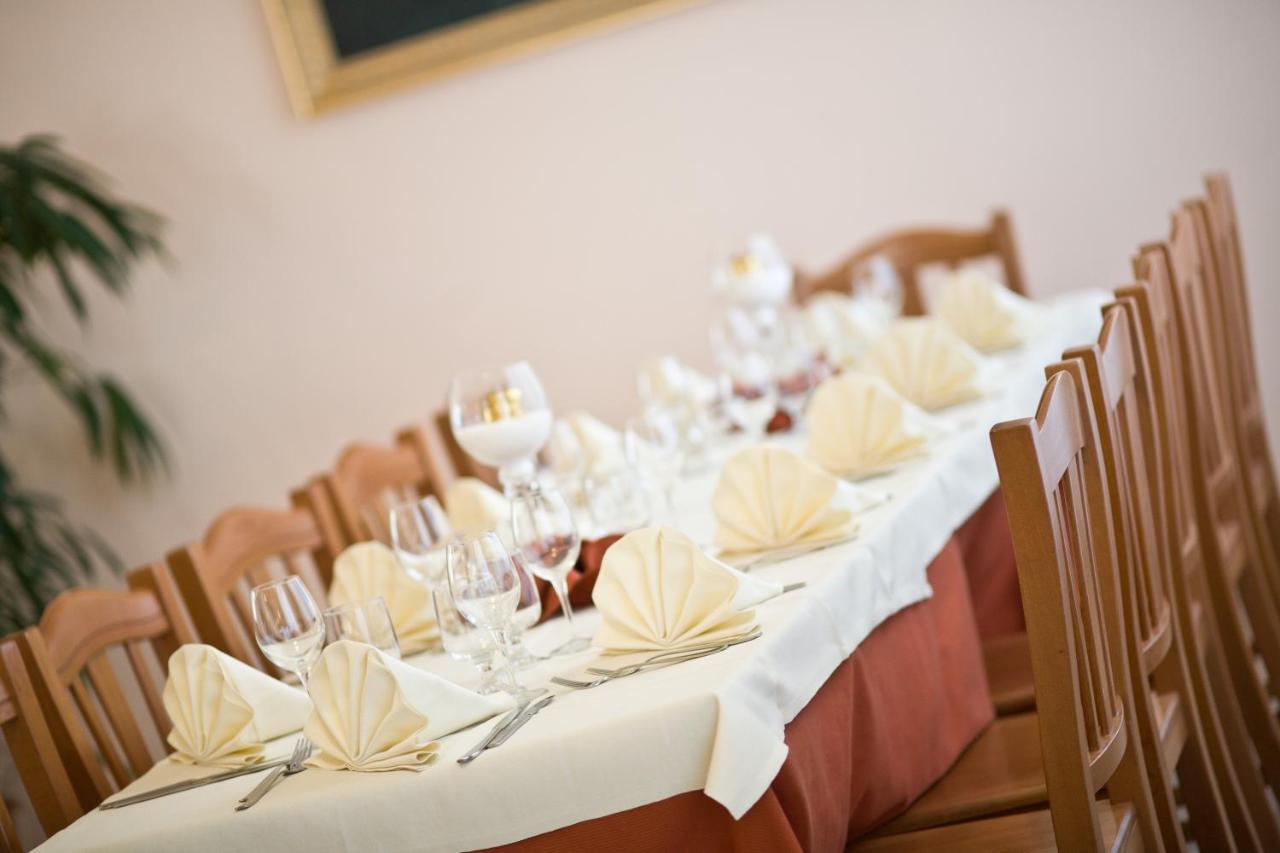 Lo Scacciapensieri Hotel & Restaurant Монтерони ди Лече Екстериор снимка
